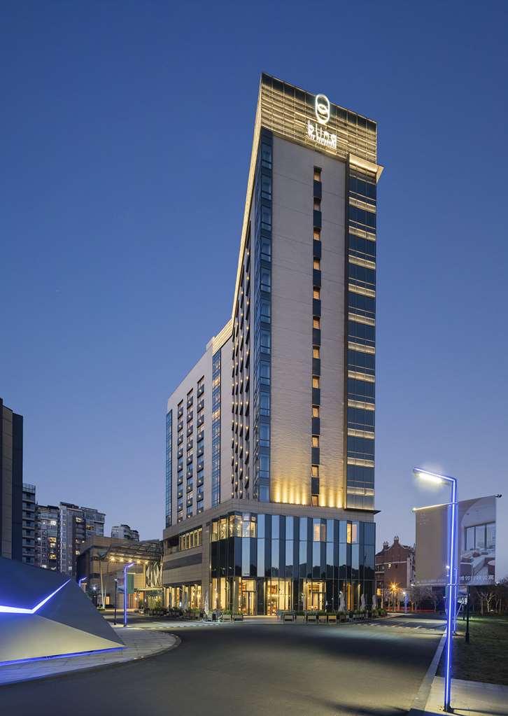 Blinq Wujiaochang Hotel