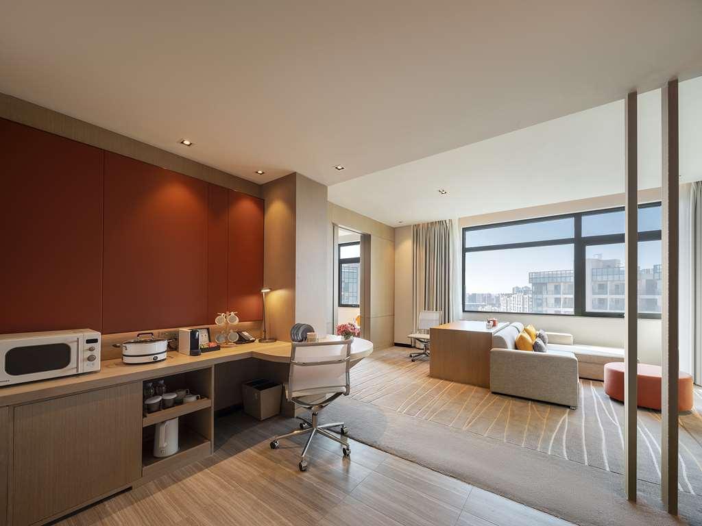 Blinq Wujiaochang Hotel *