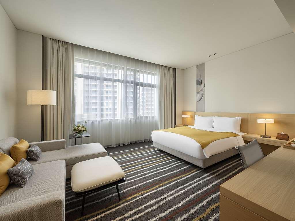 Blinq Wujiaochang Hotel